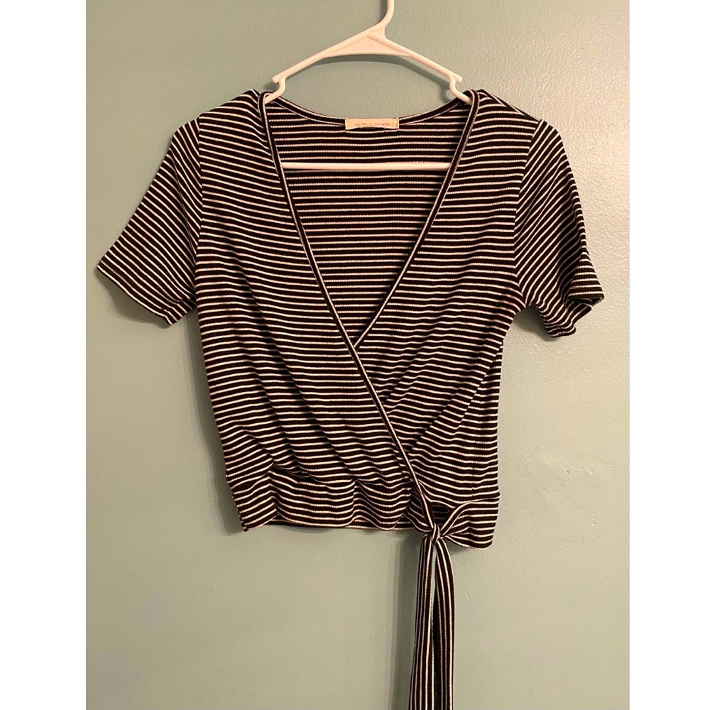 Cross-front Pin Striped Crop Top